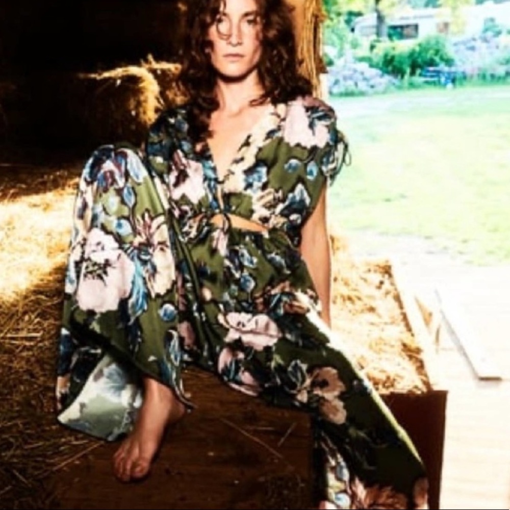 ZARA CUT OUT FLORAL PRINT JUMPSUIT
MULTICOLOR
